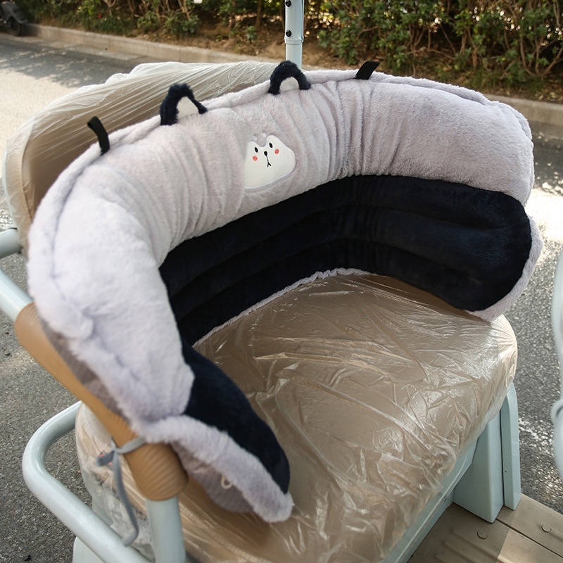 Tricicletă: pernă de șa cu spătar integrat pentru șaua din față și din spate; material pluș iepure, umplutură PP bumbac