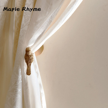 Függönykampó — Fém — Záró glazúr felülettel — Modern, letisztult stílus