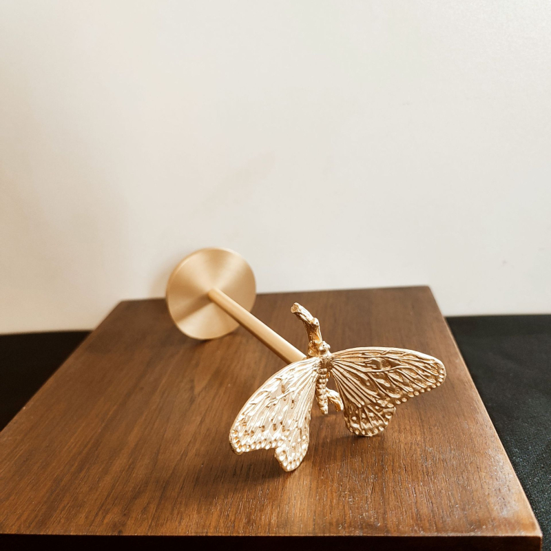 Függönykampó — Fém — Záró glazúr felülettel — Modern, letisztult stílus