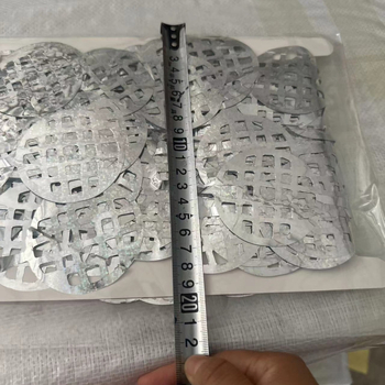 Kišna zavjesa za party s disko kuglicama za pozadinu (plastika, traka, rekviziti za scenografiju)