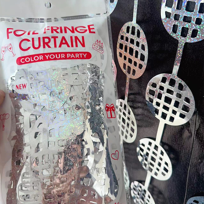 Kišna zavjesa za party s disko kuglicama za pozadinu (plastika, traka, rekviziti za scenografiju)