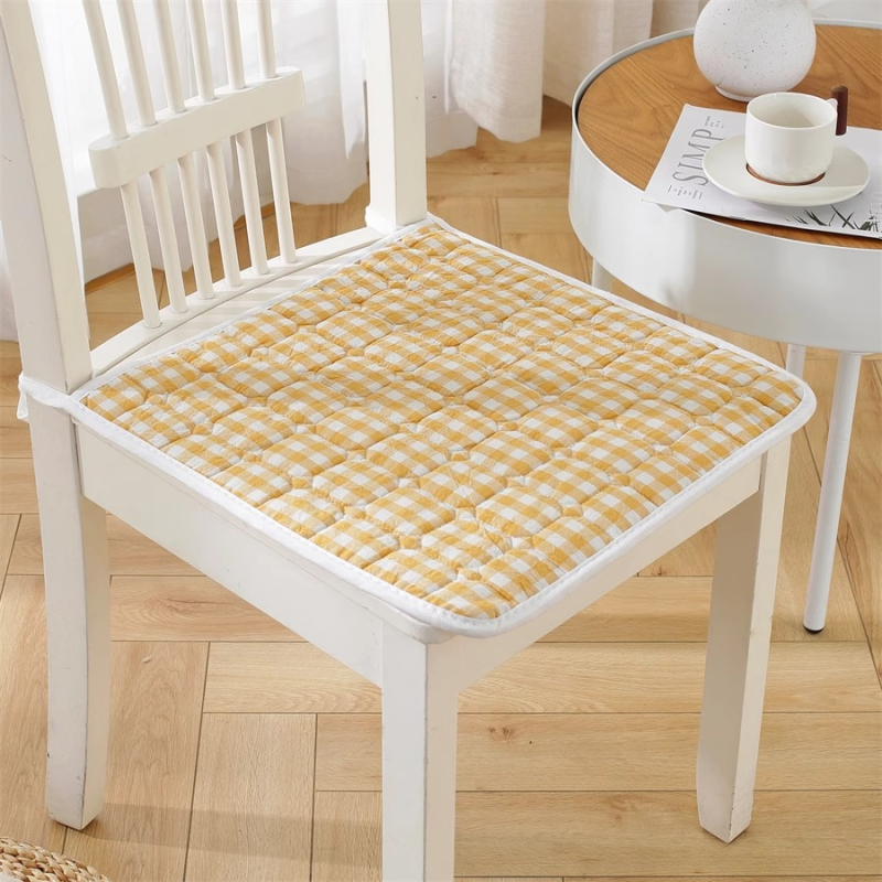 Jastuk za stolicu • Materijal: pamuk i lan • Punjenje: poliester vlakno • Uzorak: kvadratni • Stil: moderni minimalizam