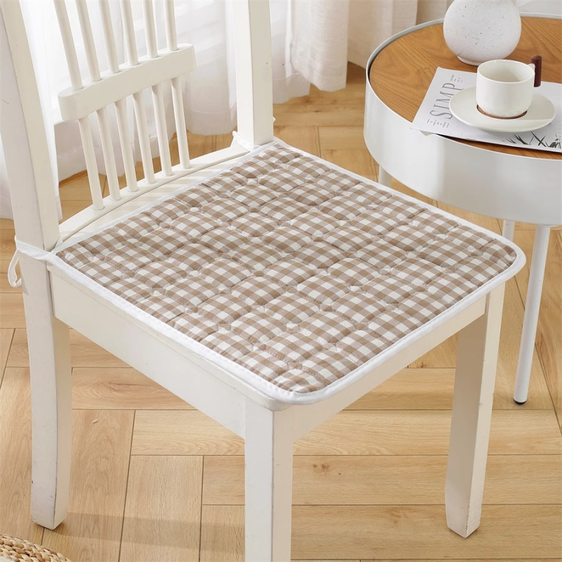 Jastuk za stolicu • Materijal: pamuk i lan • Punjenje: poliester vlakno • Uzorak: kvadratni • Stil: moderni minimalizam