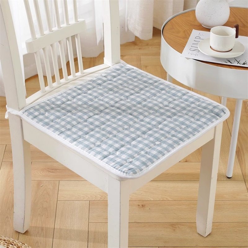 Jastuk za stolicu • Materijal: pamuk i lan • Punjenje: poliester vlakno • Uzorak: kvadratni • Stil: moderni minimalizam