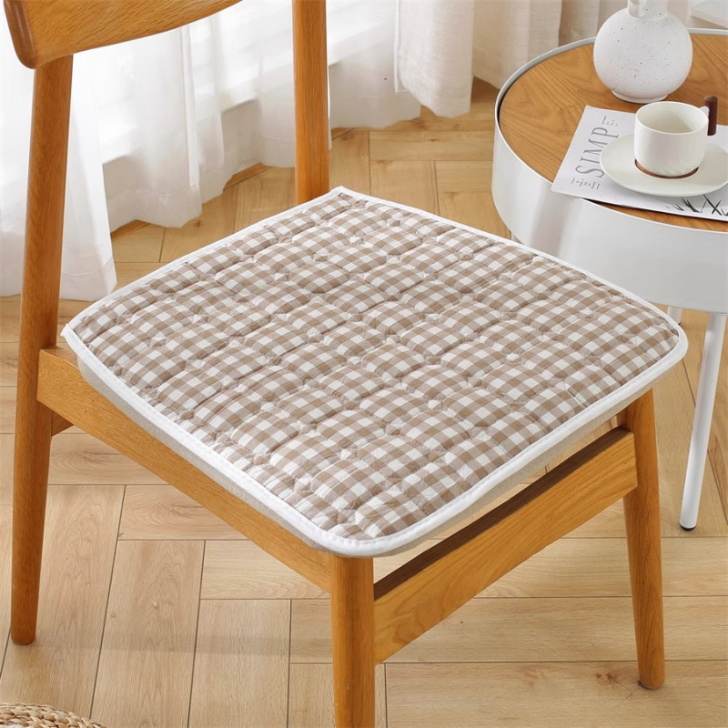 Jastuk za stolicu • Materijal: pamuk i lan • Punjenje: poliester vlakno • Uzorak: kvadratni • Stil: moderni minimalizam
