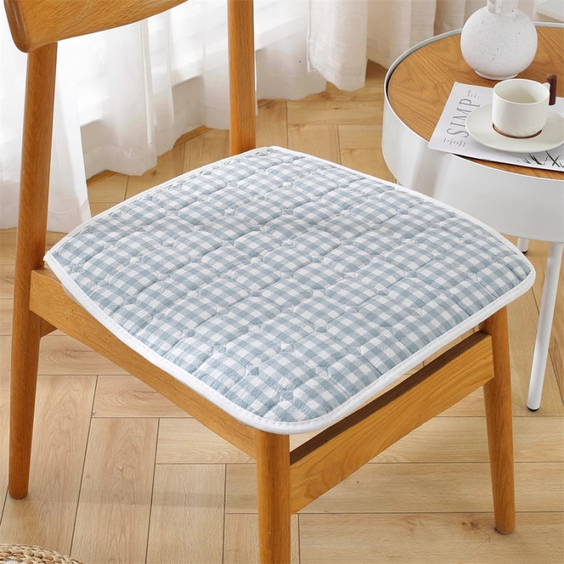 Jastuk za stolicu • Materijal: pamuk i lan • Punjenje: poliester vlakno • Uzorak: kvadratni • Stil: moderni minimalizam