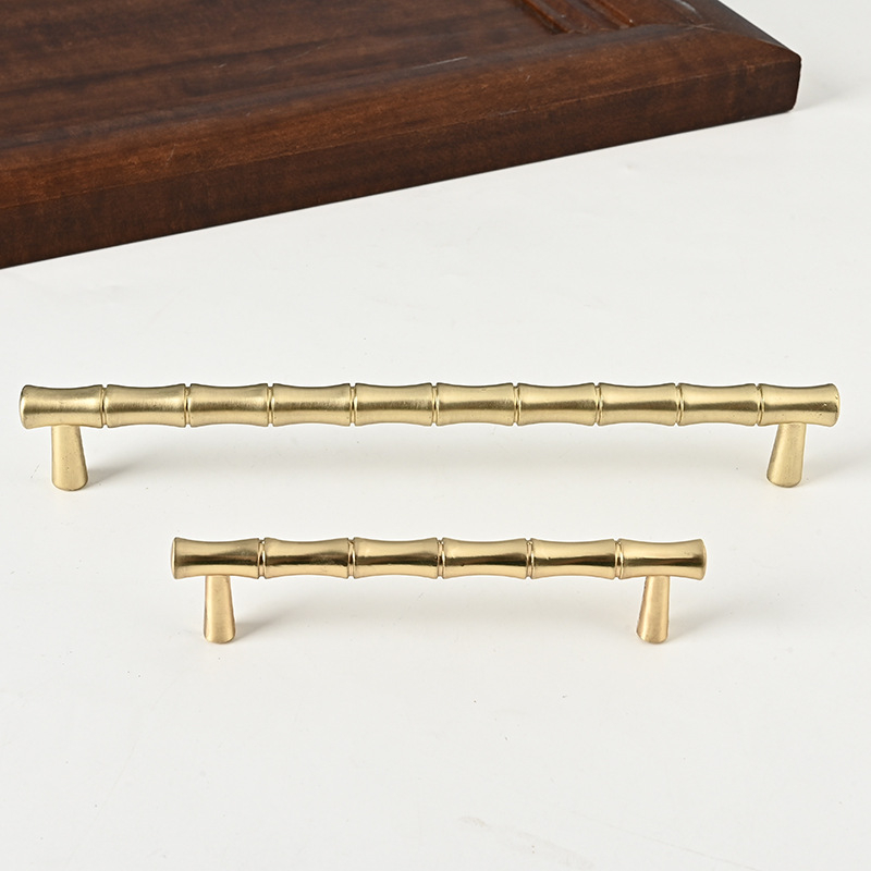 Fiók- és szekrényfogók — modern minimalista stílus, cinkötvözet, fröccsöntés, rúdszerű forma, felületre szerelt