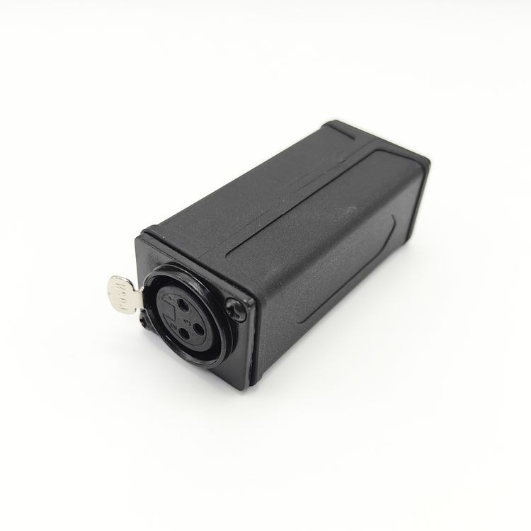 3-žilni audioprodužni adapter: ženski–ženski i muški–muški konektori za mikrofon i zvučnu karticu