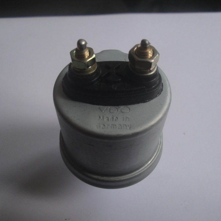 Senzor tlaka ulja za Nissan vozila – marka VDO, raspon mjerenja 0-10 kPa, točnost 0.001 kPa, primjena: tlak ulja u automobilima, dijelovi 4868672AA, 05149097AA