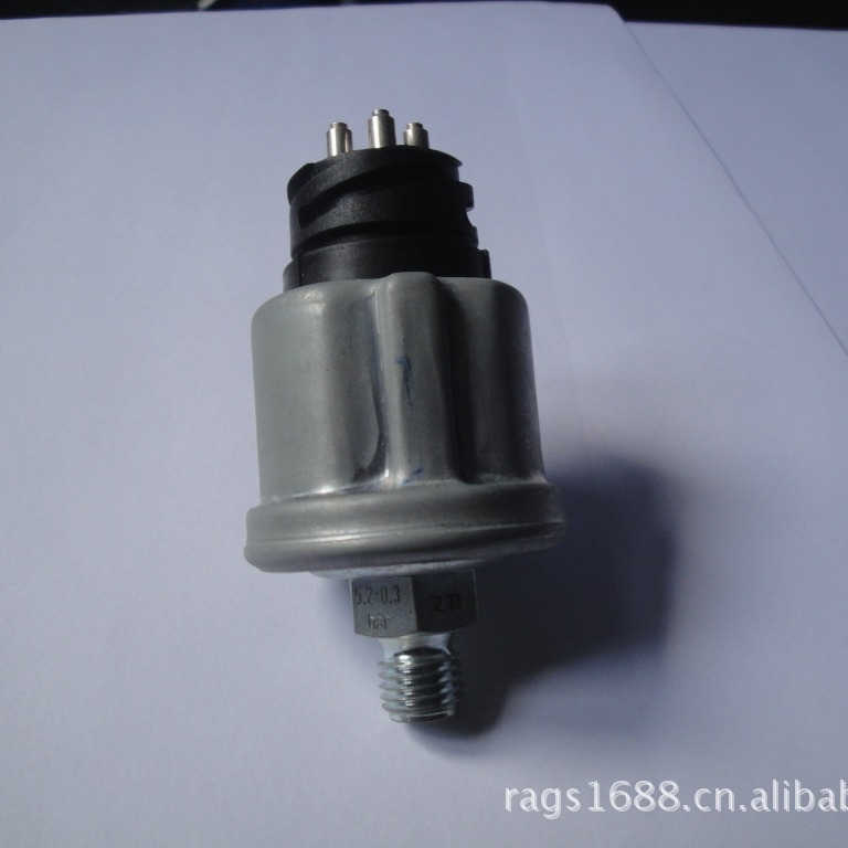 Senzor tlaka ulja za Nissan vozila – marka VDO, raspon mjerenja 0-10 kPa, točnost 0.001 kPa, primjena: tlak ulja u automobilima, dijelovi 4868672AA, 05149097AA