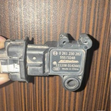 Senzor tlaka usisnog sustava 55573248 za Buick i Chevrolet - Crown, Modell 55573248, Raspon mjerenja: Standardni, Točnost: Standardna, Opseg primjene: Standardni