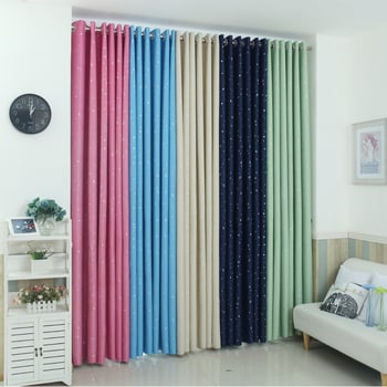 Draperie blackout cu model stele și ștanțare prin presare la cald; Material: poliester amestec; Funcție: umbrire înaltă 70–90%; Stil: minimalist chinezesc
