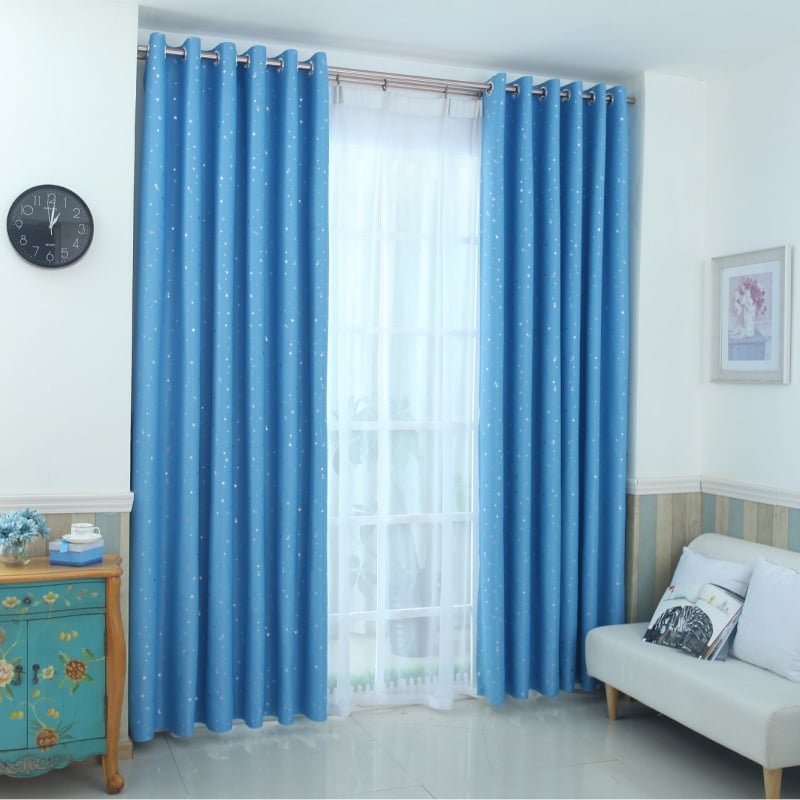 Draperie blackout cu model stele și ștanțare prin presare la cald; Material: poliester amestec; Funcție: umbrire înaltă 70–90%; Stil: minimalist chinezesc