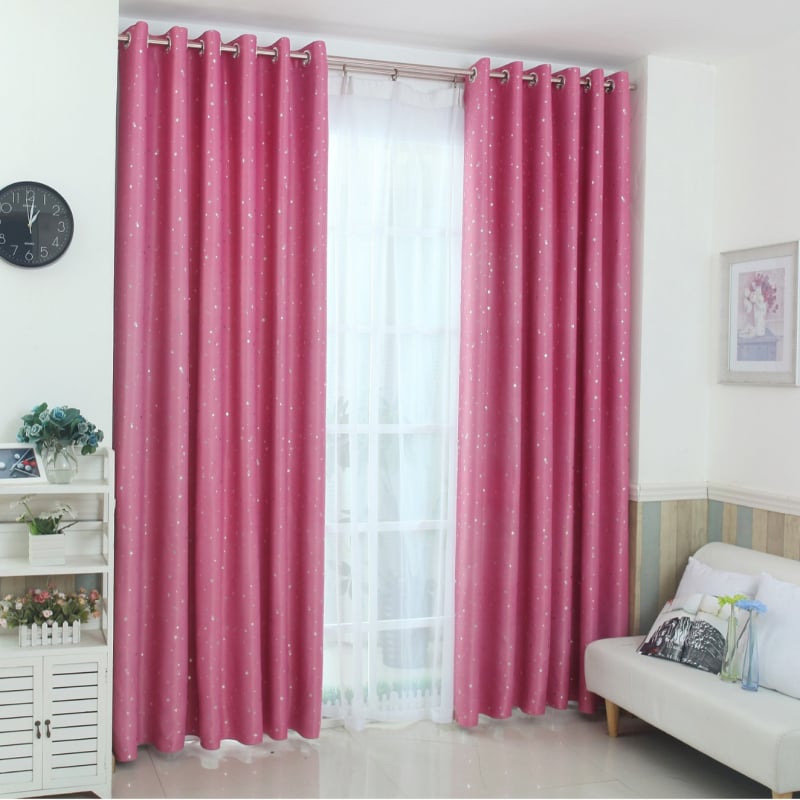 Draperie blackout cu model stele și ștanțare prin presare la cald; Material: poliester amestec; Funcție: umbrire înaltă 70–90%; Stil: minimalist chinezesc
