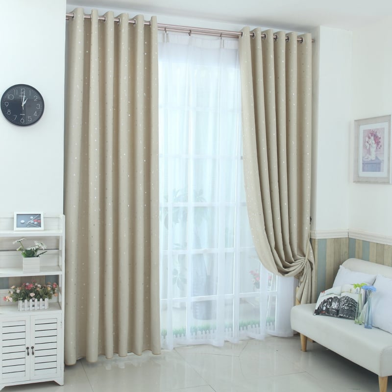 Draperie blackout cu model stele și ștanțare prin presare la cald; Material: poliester amestec; Funcție: umbrire înaltă 70–90%; Stil: minimalist chinezesc