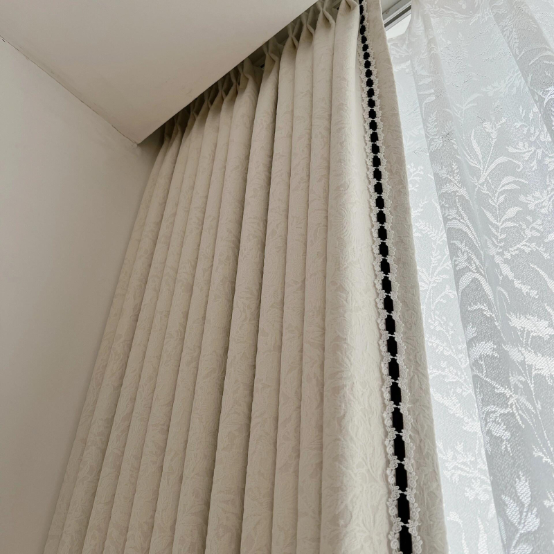 függöny Chenille anyag, Jacquard szövés, Magas árnyékolás 71–90%, Francia stílus, Minta: növények és virágok