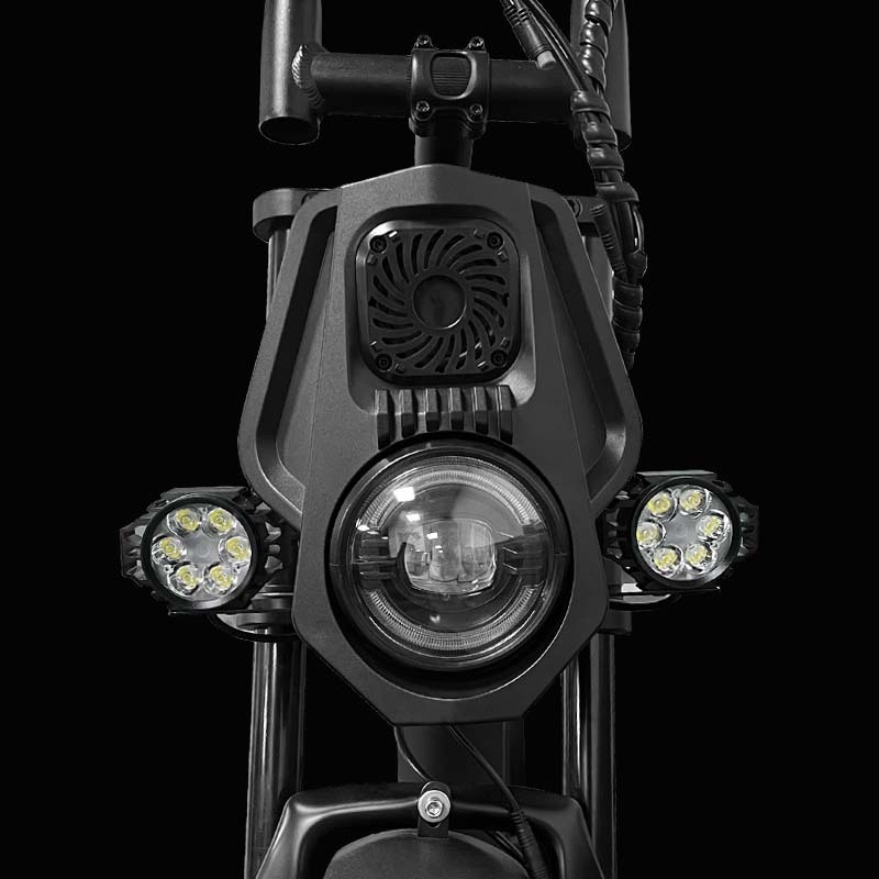 Juru Kd-01 far LED frontal pentru biciclete electrice și motociclete off-road – difuzor Bluetooth, corn, lumini de zi, fascicule joase și înalte; 36V/0.33A, 48V/0.25A, IPx4, ABS+PC+aliaj de aluminiu