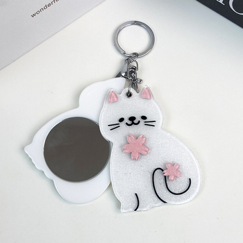 Macskás akril tükrös kulcstartó, kör alakú acetát medállal, kézzel készített, rajzfilm-stílusú, hátizsákhoz