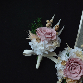 Set butoniere de nuntă și corsaj la încheietură — flori conservate, oțel inoxidabil, cutie cadou