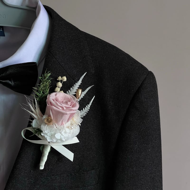 Set butoniere de nuntă și corsaj la încheietură — flori conservate, oțel inoxidabil, cutie cadou