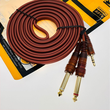 3 m zlatno zaštićeni kabel: 3,5 mm na dvostruke 6,5 mm audio priključke; 3,5 mm na dvostruke 6,35 mm mono za računalni mikser