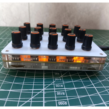 Controler MIDI cu 15 potențiometre, personalizare CC, control de volum, interfață USB-C, software host muzical