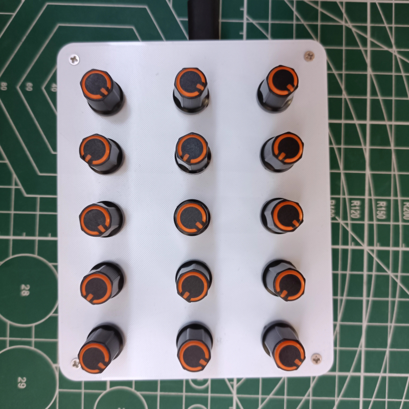 Controler MIDI cu 15 potențiometre, personalizare CC, control de volum, interfață USB-C, software host muzical