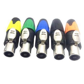 Conector audio pentru difuzoare, patru nuclee, conector audio/video, corp din plastic (Patru nuclee; conector audio/video; aplicație pentru difuzoare)