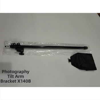 Stojan na stropné osvetlenie X140b – kovová konštrukcia, kompatibilný so softboxom a difúznym papierom, hmotnosť 0,8 kg