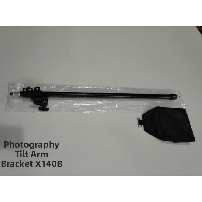 Stojan na stropné osvetlenie X140b – kovová konštrukcia, kompatibilný so softboxom a difúznym papierom, hmotnosť 0,8 kg