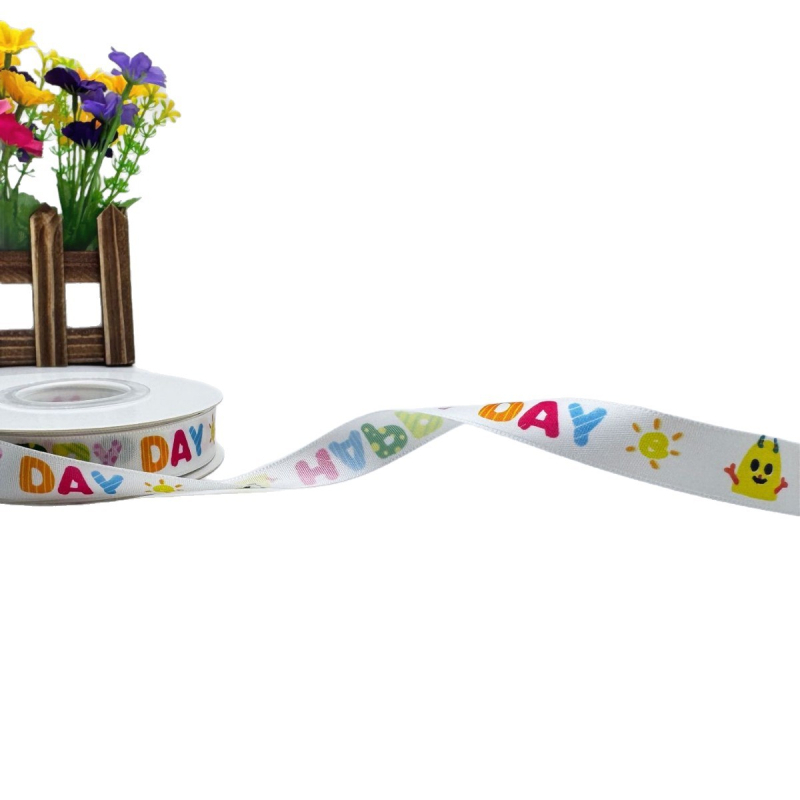 Poliester traka 1,5 cm s motivom 'Happy Birthday' za pakiranje poklona i torti