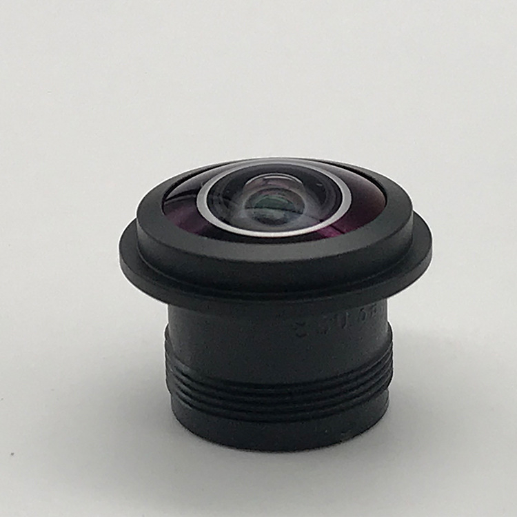 Fisheye cu focalizare fixă pentru sistemul auto de vedere posterior, unghi de vizualizare 210°, lungime focală 1.5, diafragmă maximă f/1.8, structură a lentilei 3G2P+IR