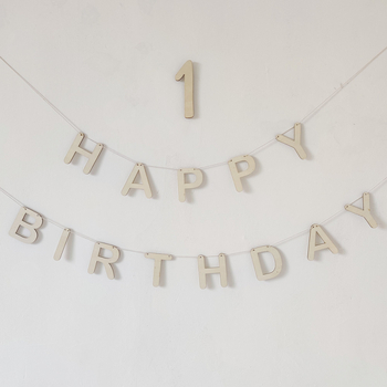 Drvena girlanda s natpisom Happy Birthday i visećom vrpcom – kućna dekoracija, osobni dar za vjenčanja, mature i zabave