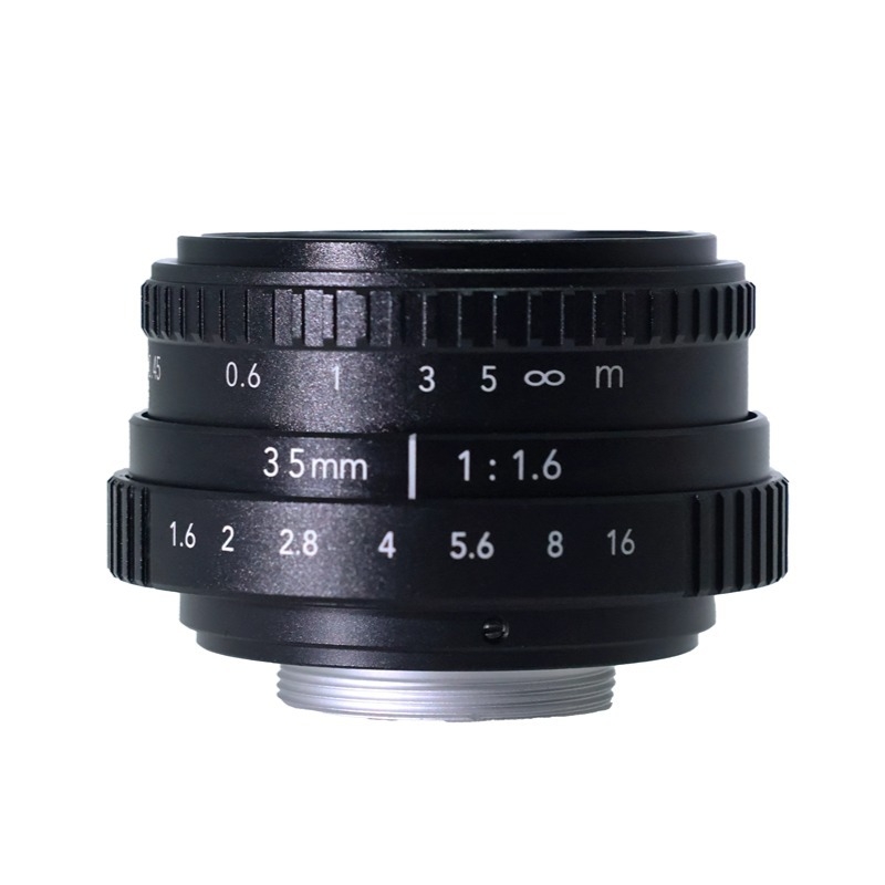 Obiectiv fix focală 35mm F1.6 pentru camere APS-C; distanță minimă de focalizare 0,45 m; unghi de cuprindere 45,5°; diametrul filtrului 37 mm