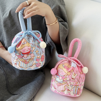 Poklon torba od tkanine s crtani motivom, pogodna za dječje darove