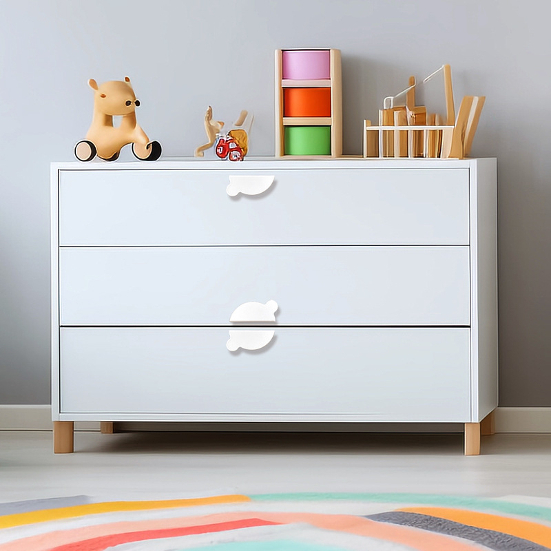 Kuka ormarića s glavom medvjeda, moderni minimalistički stil, aluminijska legura, premaz prskanja, montaža na površinu, oblik polu-knedle