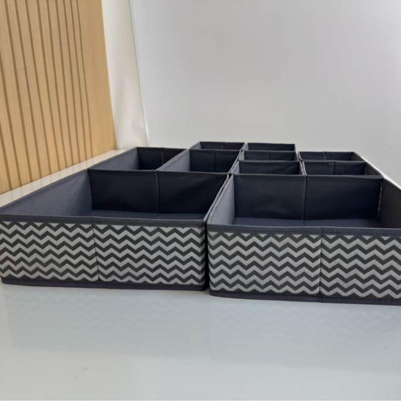 Összecsukható tároló doboz poliészterből, csíkos mintával, rekeszekkel, kapacitás 8