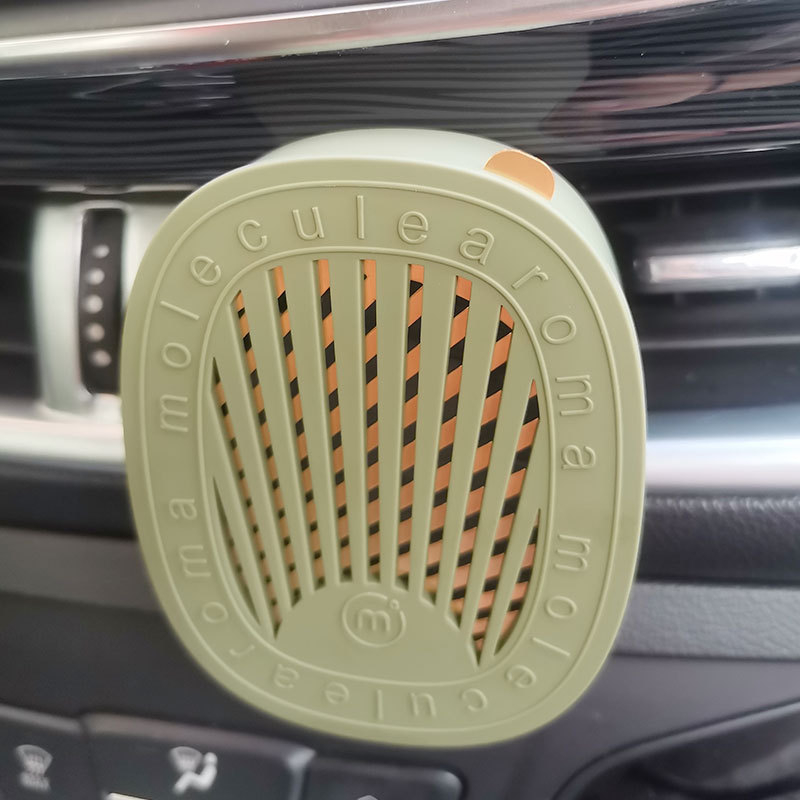 Osvježivač zraka za auto s ventilacijskim klipom — miris bijelog čaja s botaničkim notama, sadržaj 10–20 ml, vrijeme isparavanja 61–90 dana