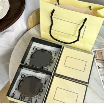 Aromatizor auto cu clips pentru ventilație, parfum citrice, difuzor din plastic, durată de utilizare peste 90 de zile, valabilitate de 3 ani