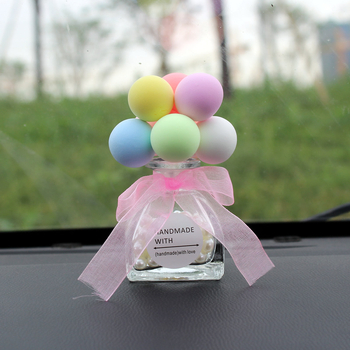 Διακόσμηση αυτοκινήτου με γυάλινο μπουκάλι αρώματος, σφαιρικό σχήμα μπαλονιού, μινιμαλιστικό στυλ, υλικά: στρας, ψεύτικες μαργαριτάριες και ελαφρύς πηλός