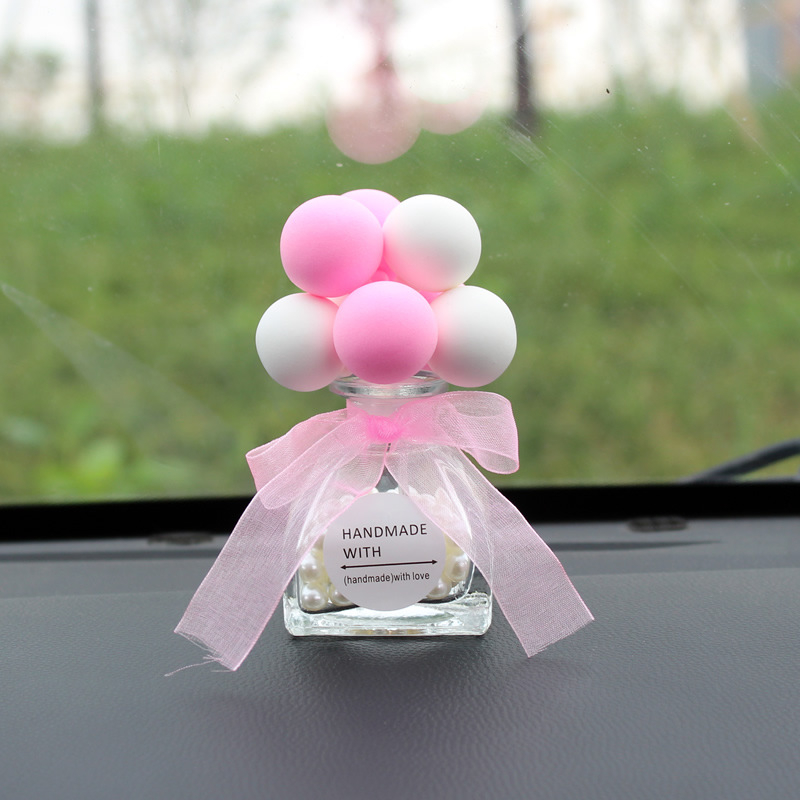 Διακόσμηση αυτοκινήτου με γυάλινο μπουκάλι αρώματος, σφαιρικό σχήμα μπαλονιού, μινιμαλιστικό στυλ, υλικά: στρας, ψεύτικες μαργαριτάριες και ελαφρύς πηλός