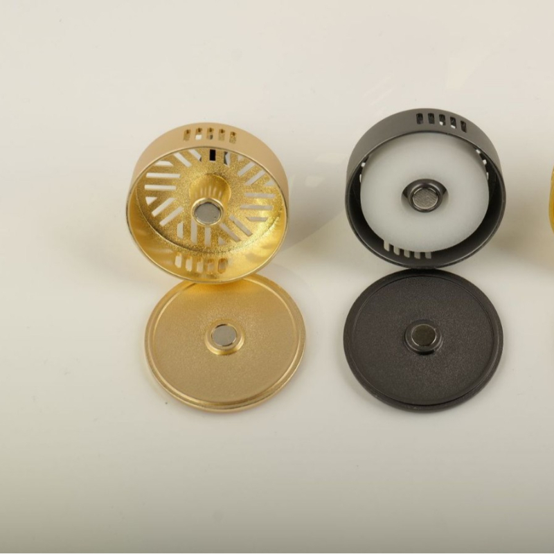 Difuzor pentru ventilația auto - Zinc Alloy, parfum Cologne, montaj în ventilul de aer, decorare și eliminare a mirosurilor