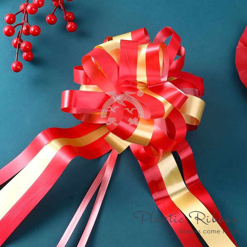 Plastična dekoracija od cvijeća u sferi – rekvizit za uređenje prostora za vjenčanje