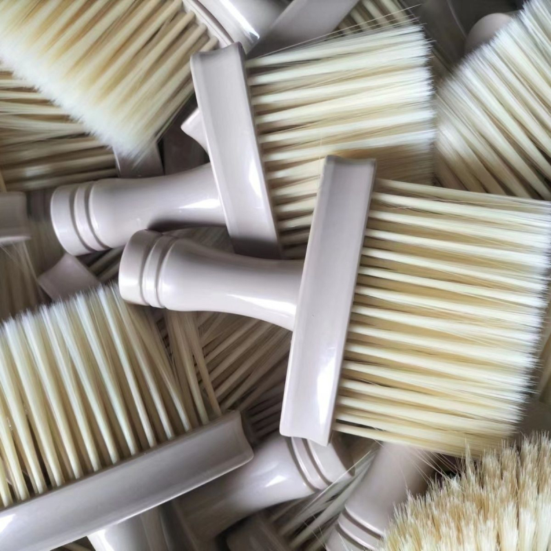 Višenamjenska četka za čišćenje – detaljna četka, za prozorske klupice i tipkovnicu, čišćenje automobila i klima uređaja; Materijal: Metal; Marka: Powerful factory