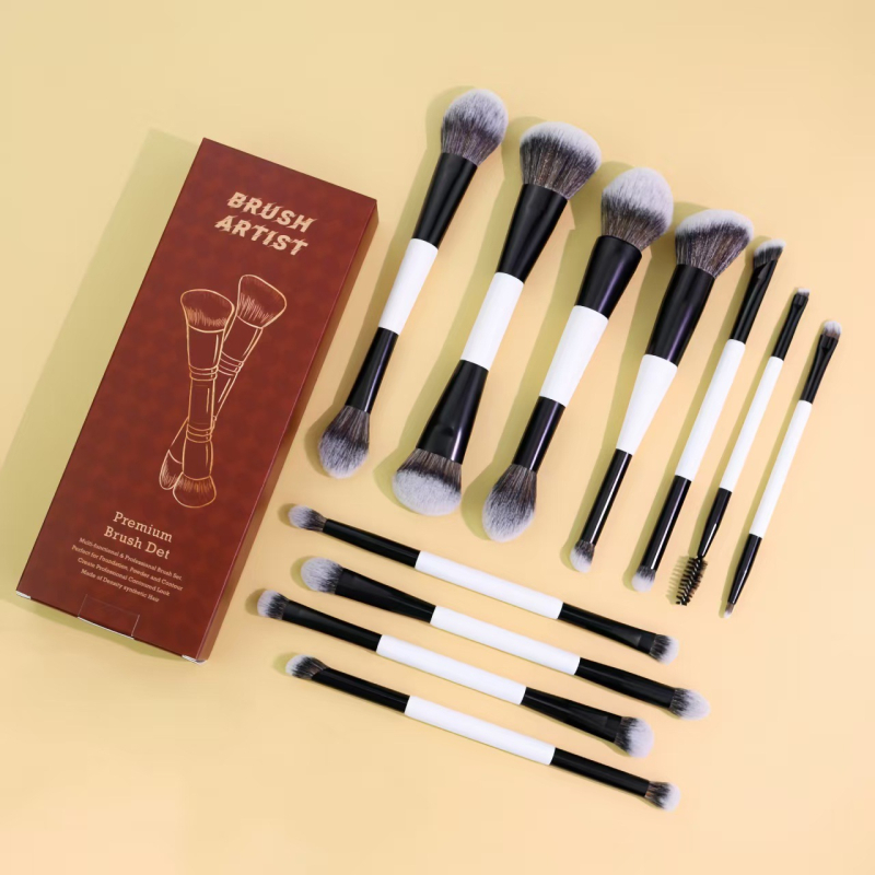Set de 11 pensule de machiaj cu capete duble, în cutie, din nylon, mâner din lemn; include pensule pentru fond de ten, blush, fard de ochi și pudră liberă