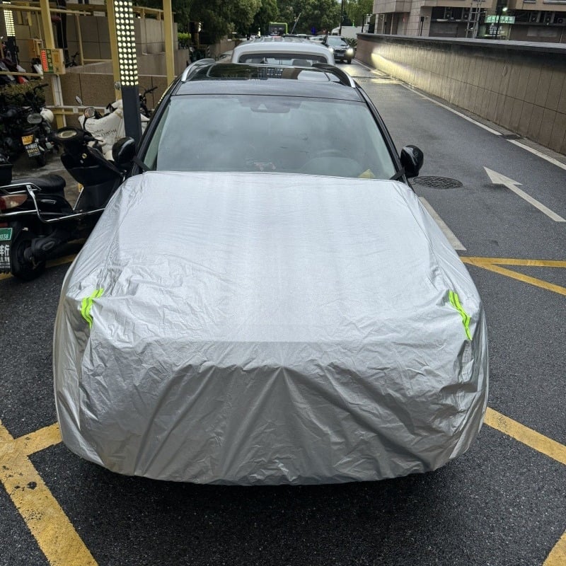 Zaštitni pokrov haube automobila protiv mačaka, ptica, lišća i prašine