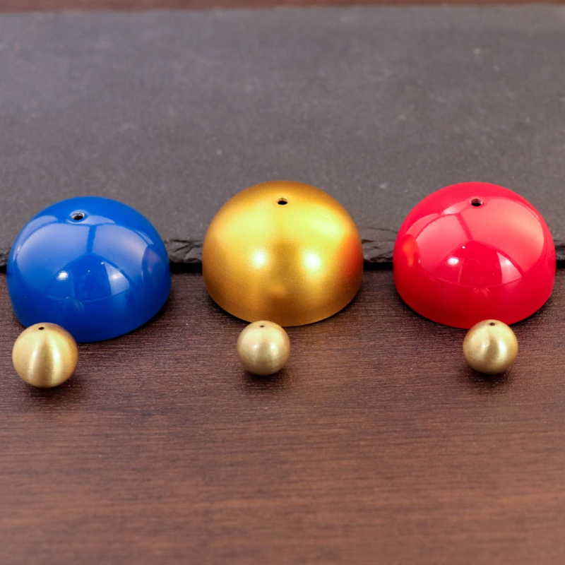 Candy-Colored Three-Tone All-Brass Dopamine mali zvono za vrata, dodatak s perlicama i bakrenim privjeskom (Model 59)
