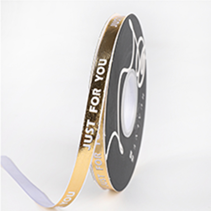  Panglică cu litere aurii pentru împachetarea cadourilor și decorarea prăjiturilor - Flower Habitat; Utilizări: DIY, ambalare cadouri, decorare prăjituri, ambalare flori