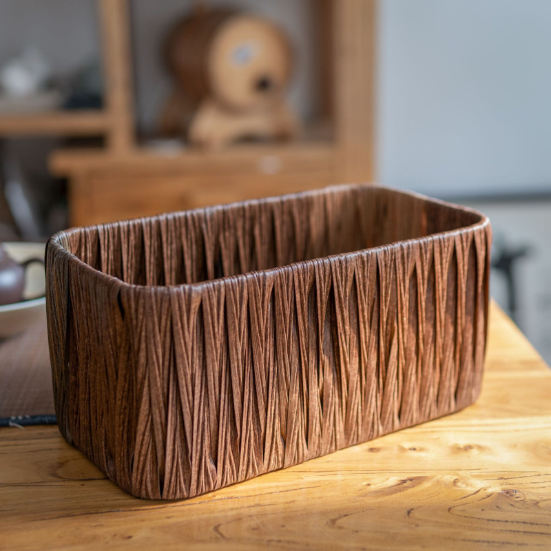 Stolna kutija za pohranu, bez poklopca, rotan pleteni uzorak s prugama, 18 L kapacitet, moderni minimalistički stil.