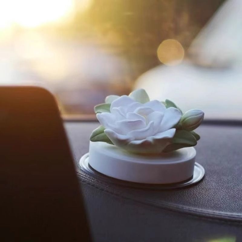 Auto aromaterapijski ukras s Gardenijom – difuzni kamen za središnju konzolu, dar